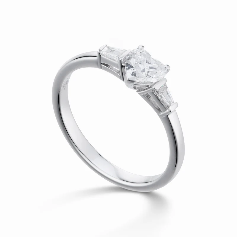 Golay anello diamante a cuore e laterali tg. trapezio ACLHS002DI060-23243110006