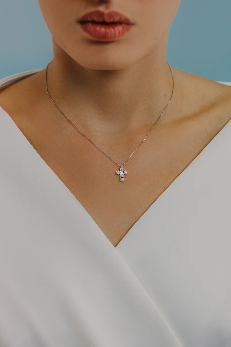 Comete Collana croce in Oro e Diamanti GLB1555