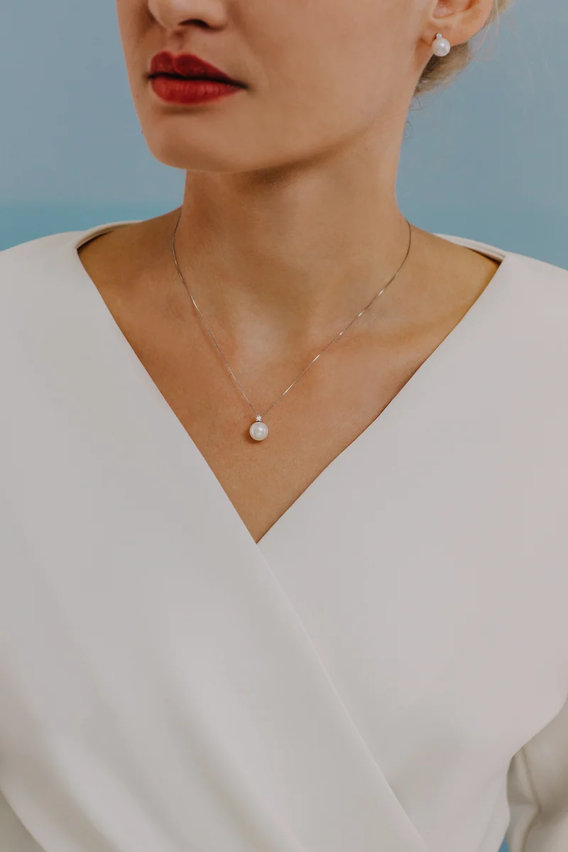 Comete Collana Punto luce Perla in Oro e Diamante GLP585