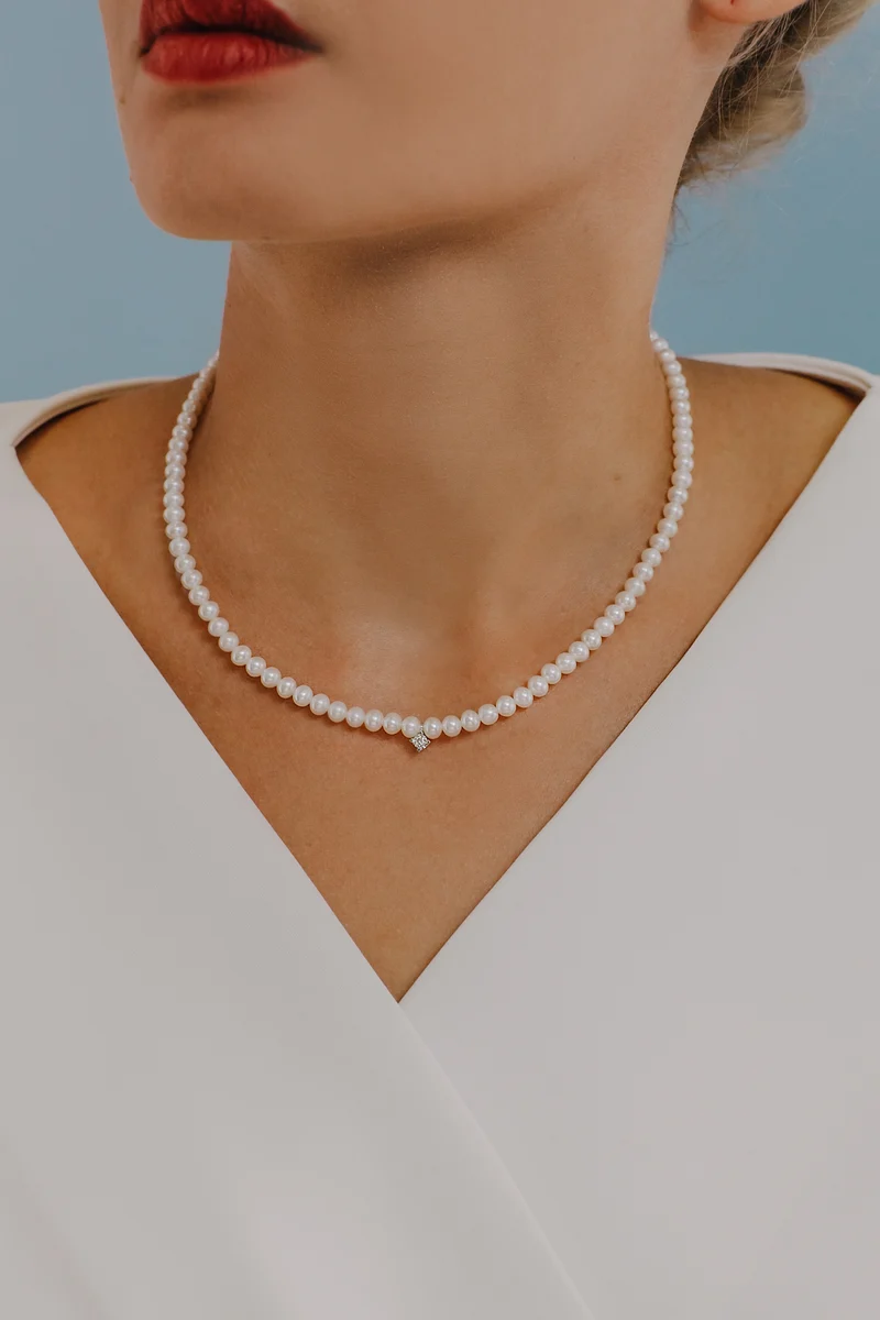Comete Collana Filo Perle Acquadolce in Oro e Diamante FWQ320