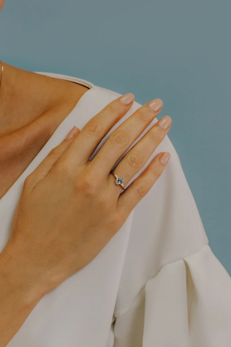 Comete Anello in Oro Diamanti e Acquamarina Ovale ANQ296
