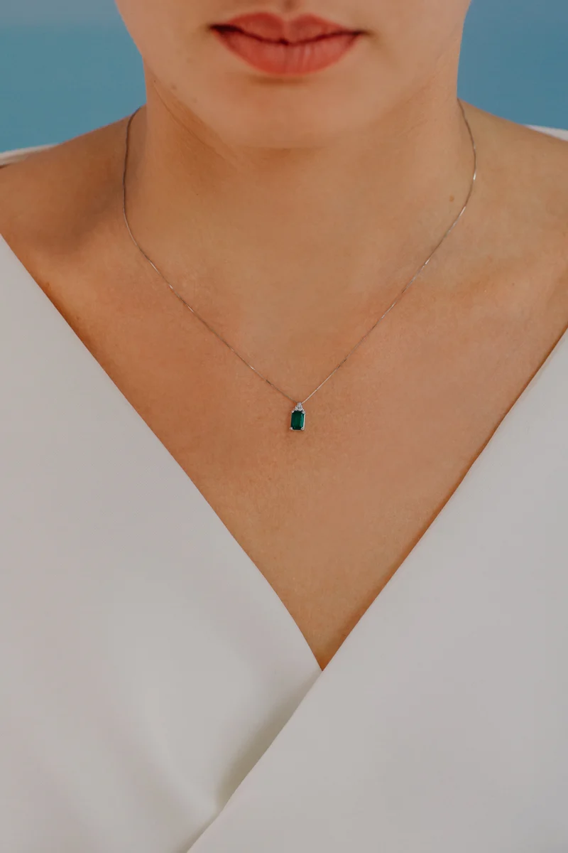 Comete Collana in Oro Diamanti e Smeraldo Ottagonale GLB1438