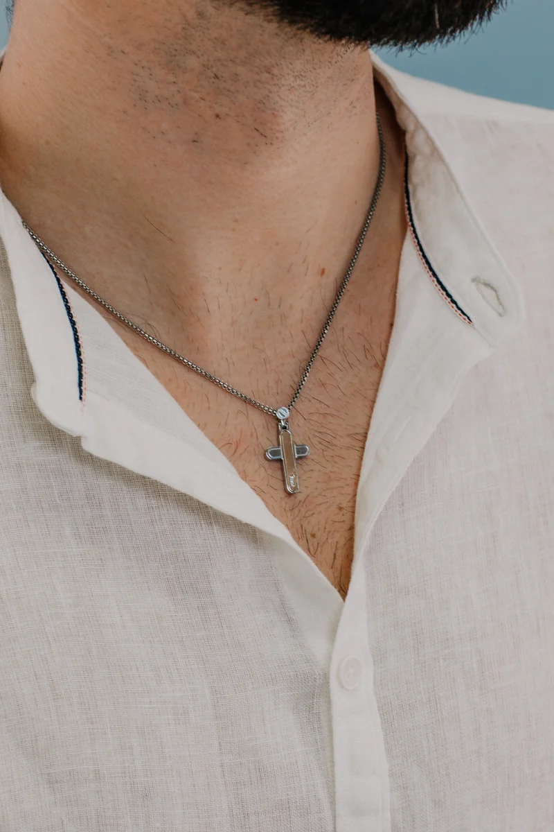 Comete Collana Croce in Acciaio e Diamanti UGL701