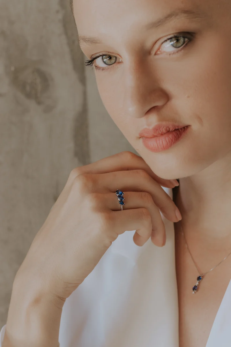 Comete Anello in Oro Diamanti e Zaffiri Goccia ANB2637